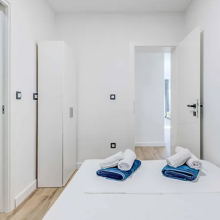 Midnight Moon * Kaštela