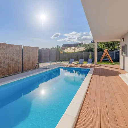 Midnight Moon Villa Kaštela