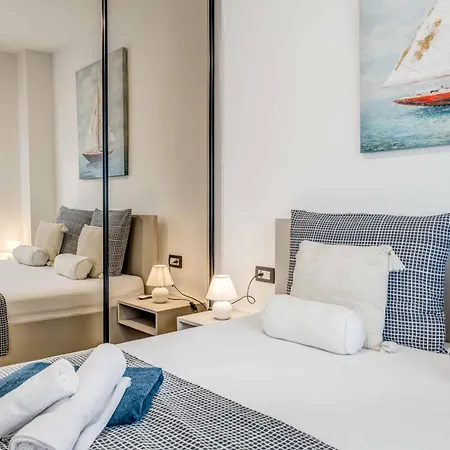 Midnight Moon Kaštela