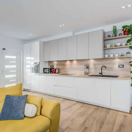 Midnight Moon Villa Kaštela