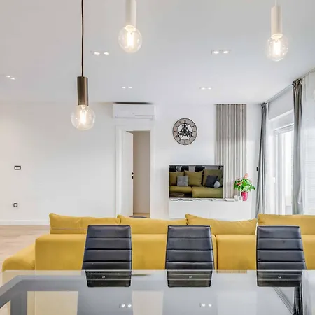 Midnight Moon * Kaštela