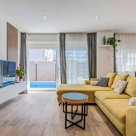 Midnight Moon Villa Kaštela