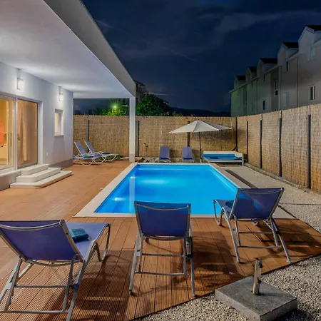 Midnight Moon * Kaštela