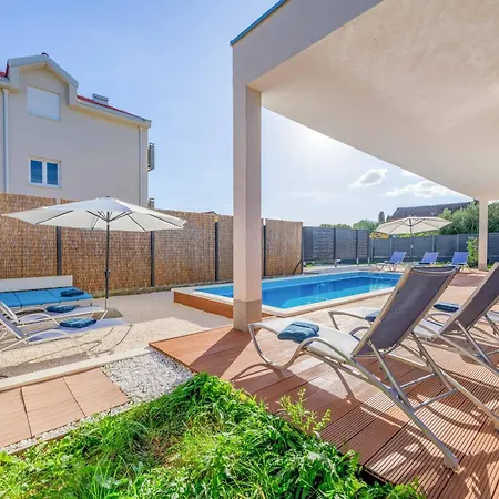 Midnight Moon * Kaštela