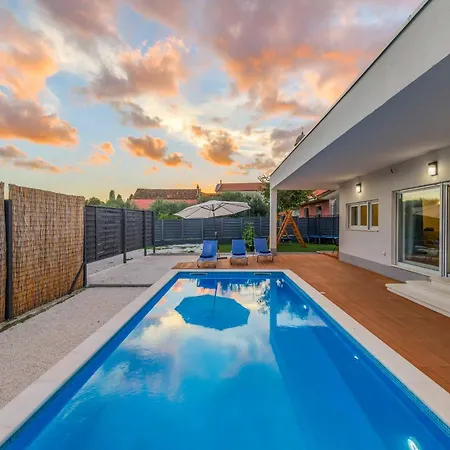 Midnight Moon Villa